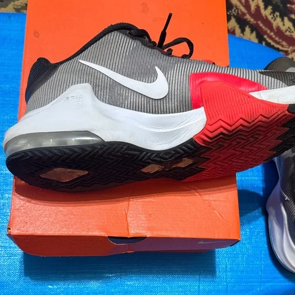 Nike air max impact Black and Red Training Sneakers - Picture 4 of 9